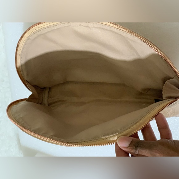 Brand 🆕 with tags Sephora Makeup Bag Color: Gold - Picture 2 of 3